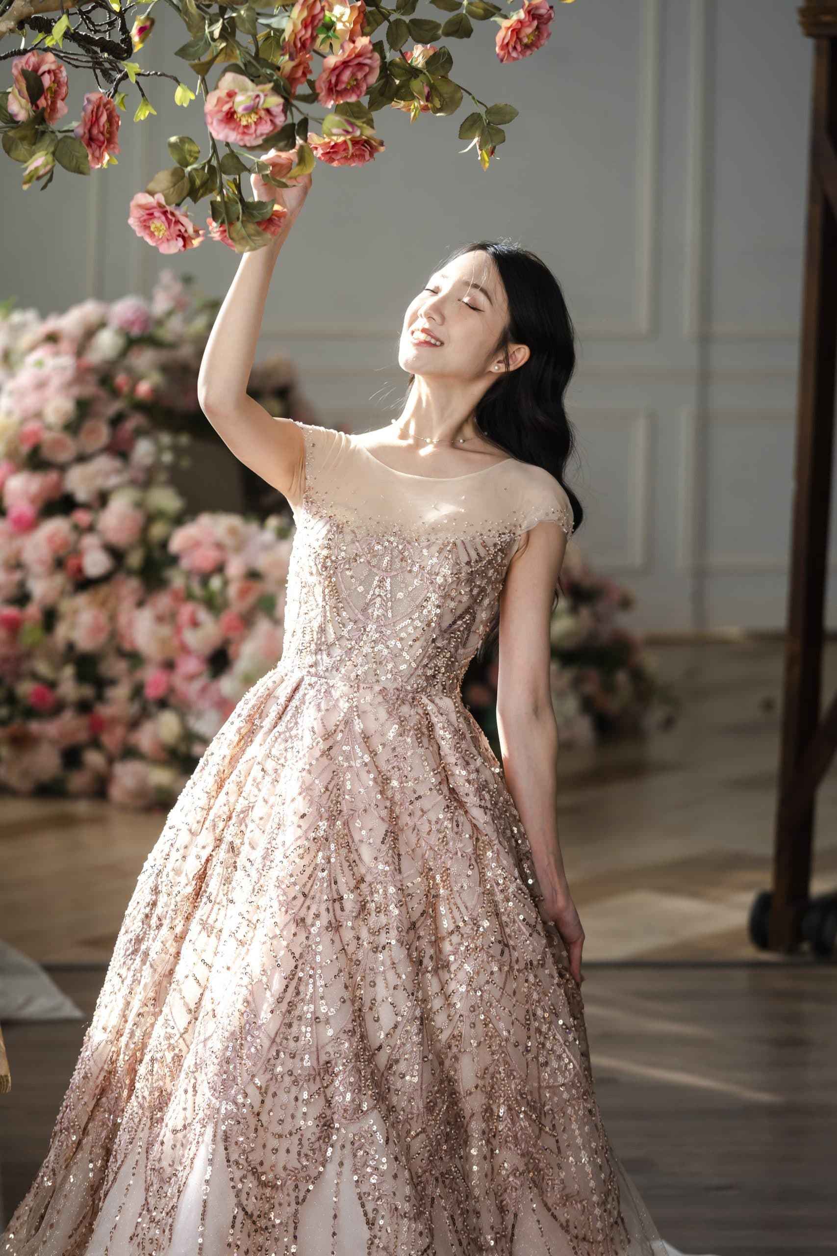 台中婚紗首選｜優雅浪漫婚紗｜上身亮片細節