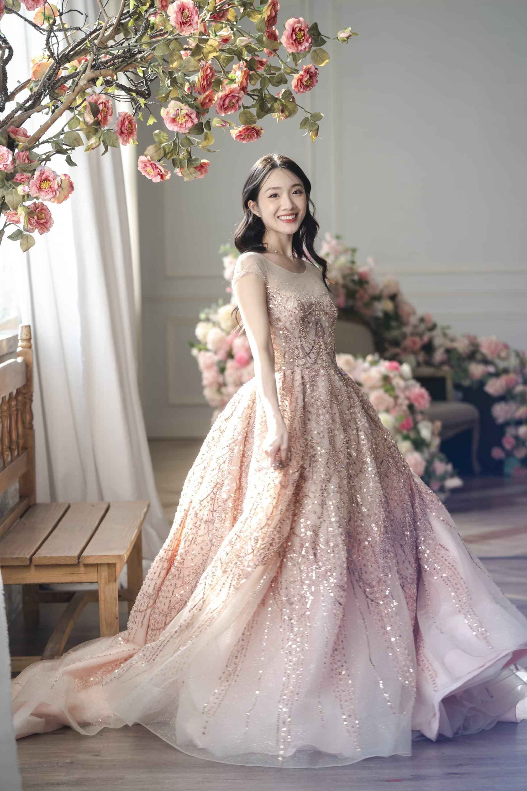 台中婚紗首選｜優雅浪漫婚紗｜台中婚紗首選｜優雅浪漫婚紗｜裙擺細節