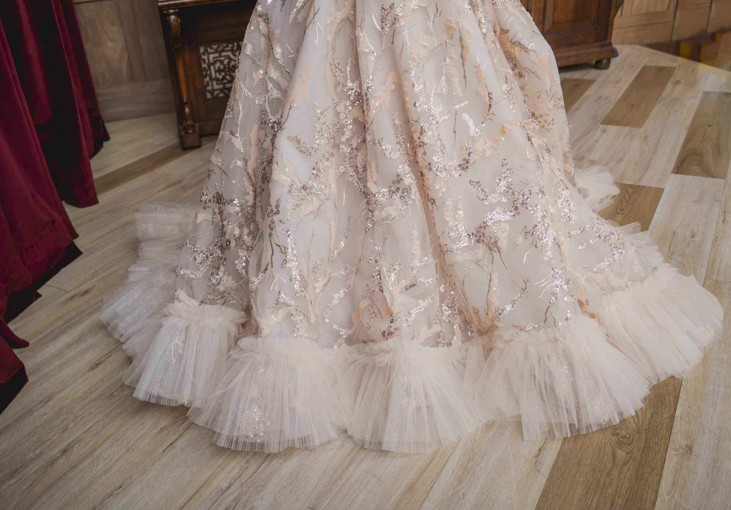 台中婚紗首選｜典雅仙氣婚紗｜裙邊網紗仙氣十足