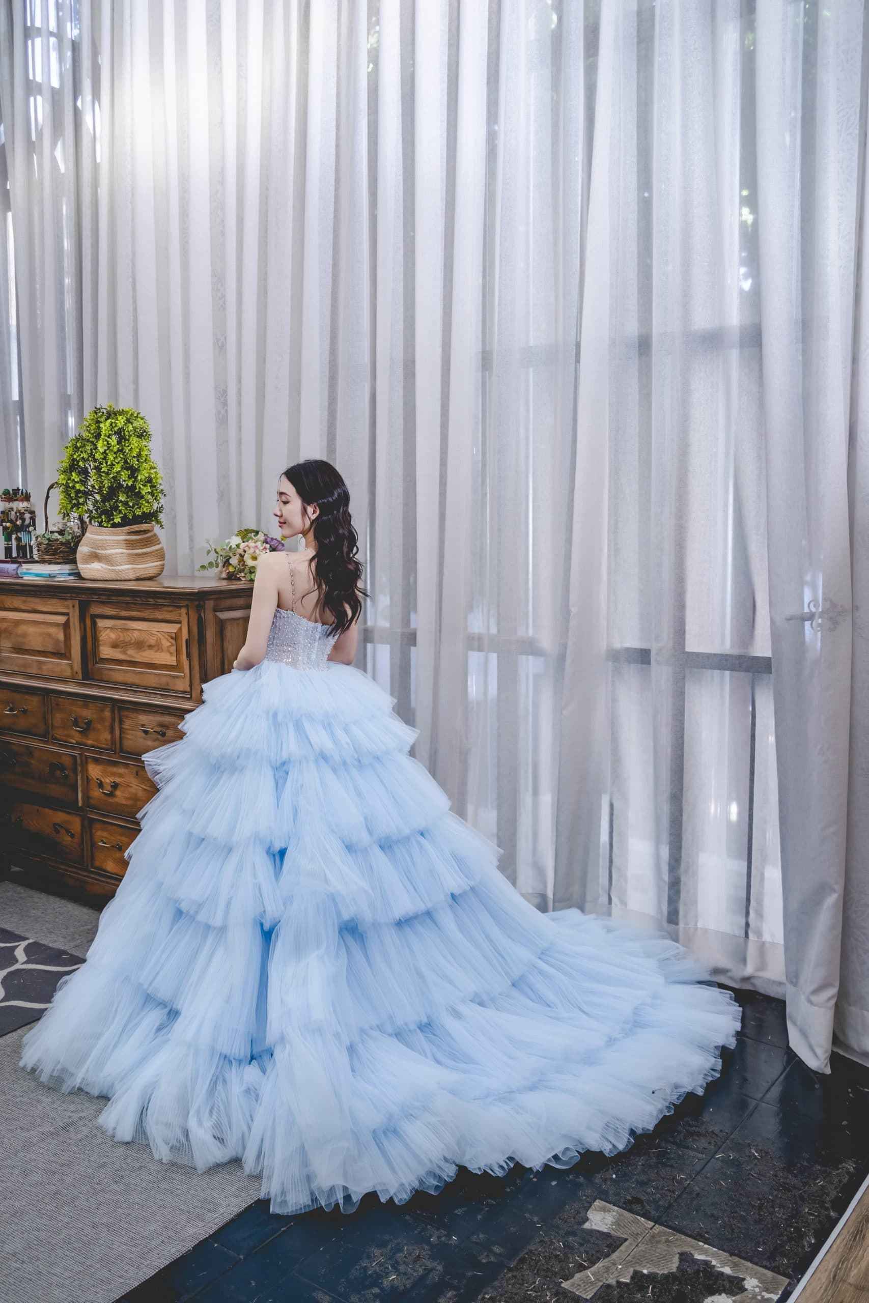 台中婚紗首選｜夢幻淡藍婚紗｜浪漫裙擺