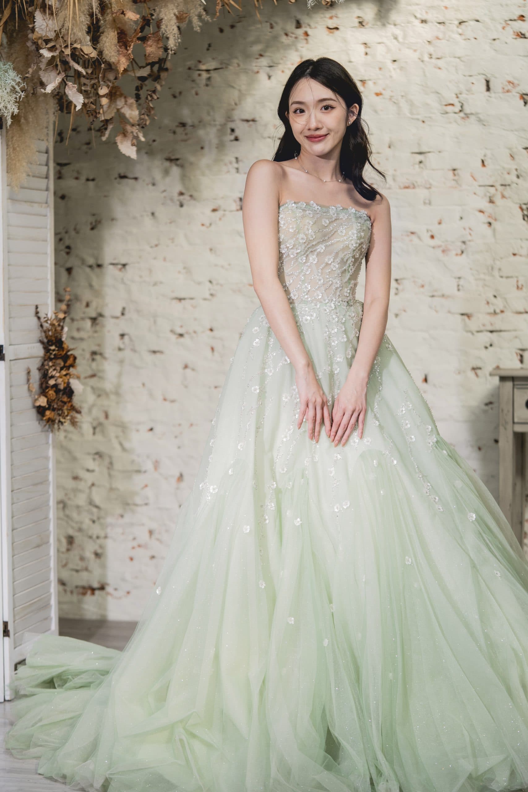 台中婚紗首選｜薄荷綠抹胸婚紗｜甜美不失華麗