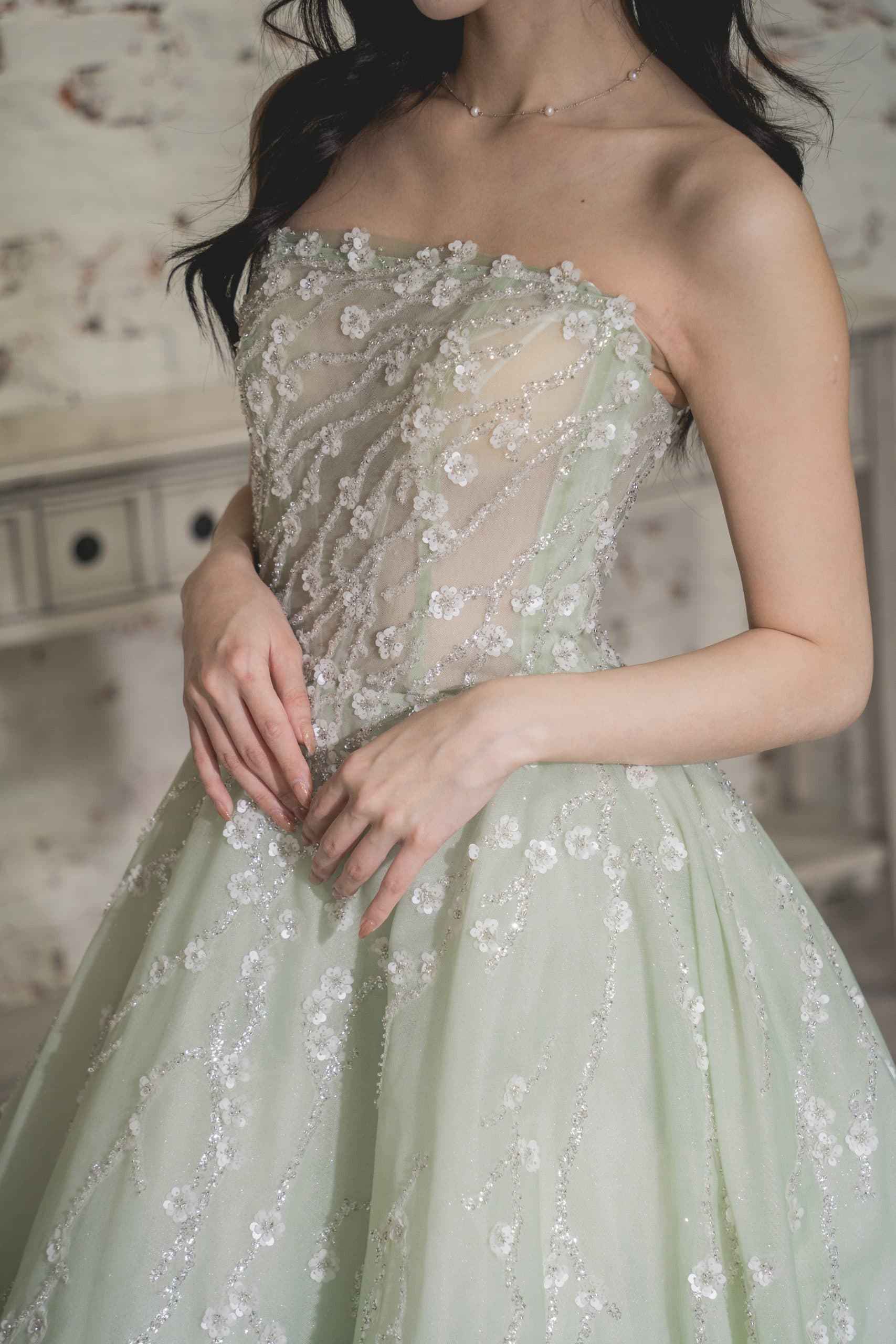 台中婚紗首選｜薄荷綠抹胸婚紗｜花朵點綴