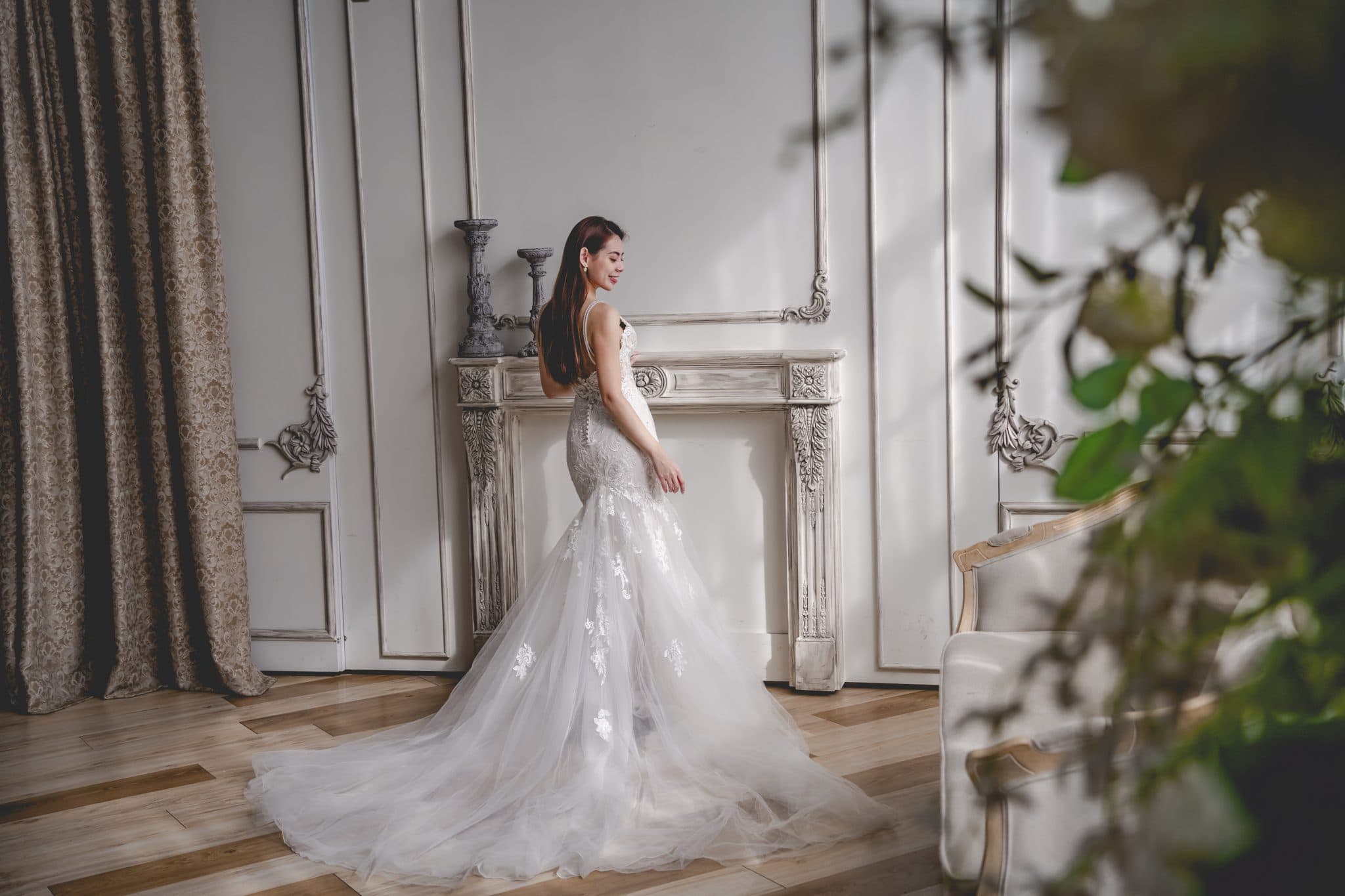 夢幻高級訂製婚紗品牌｜比堤婚紗｜美胸露背魚尾背面全身照