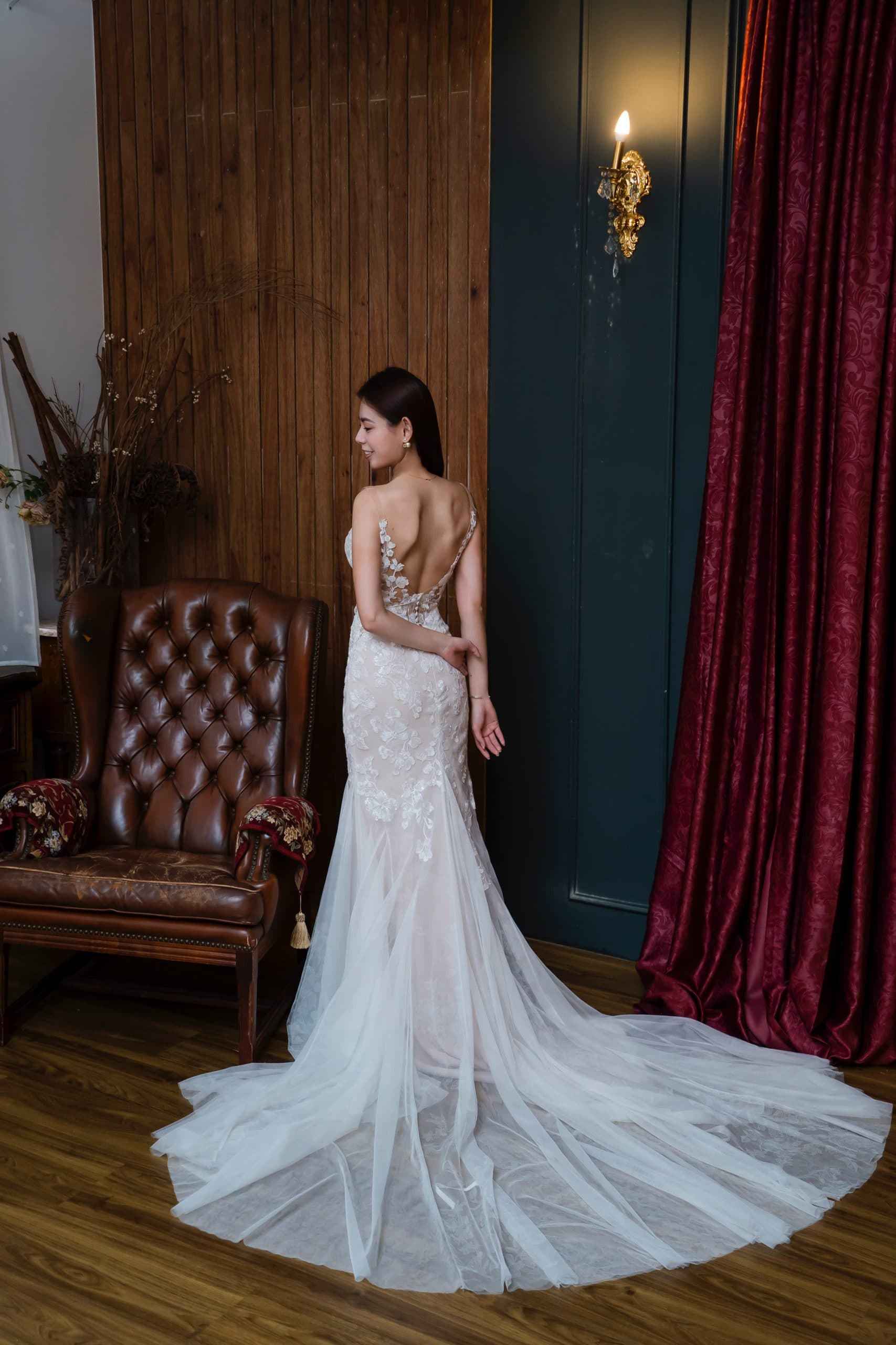 夢幻高級訂製婚紗品牌｜比堤婚紗｜花瓣裙背部細節